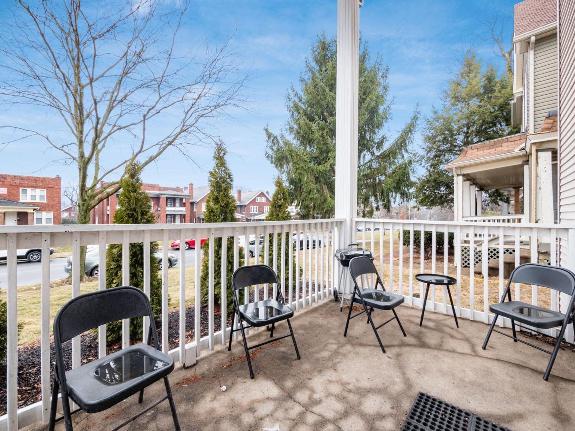 Housepitality - The Osu Mansion- Osu Sleeps 20 Villa Columbus Exterior photo